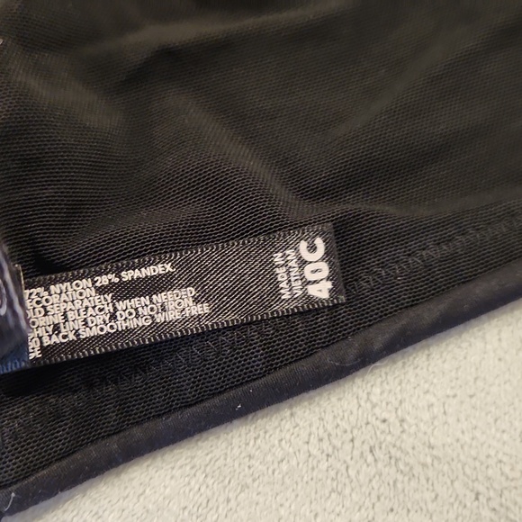 Torrid Curve Wireless Bra - Picture 4 of 4